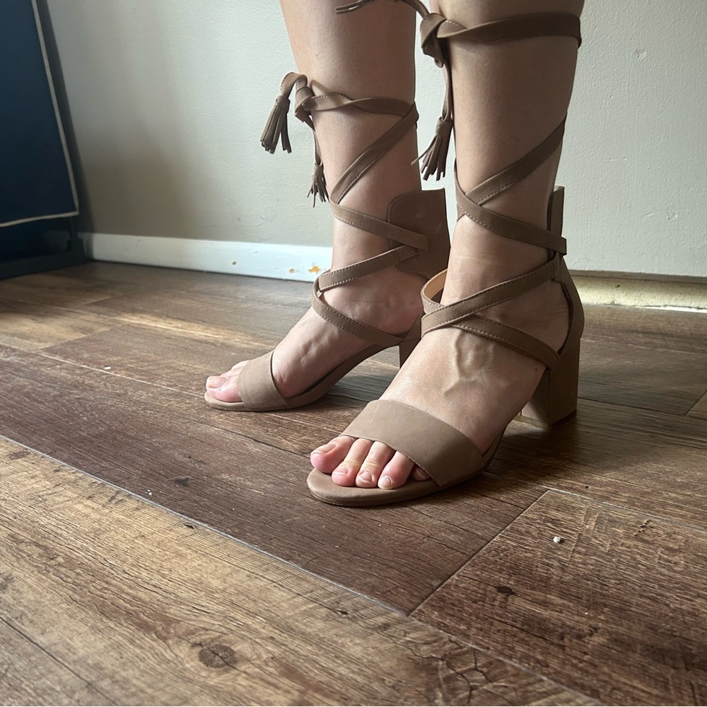 Jessica Simpson Tan Lace Up Block Heel Sandals Tassel Gladiator Strappy Heel 8.5 - Picture 12 of 13